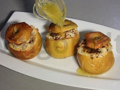 Įdaryti obuoliai su varške ir kokosu pagrindine nuotrauka