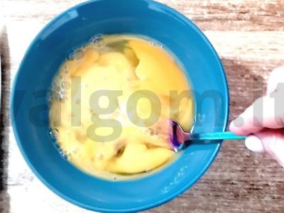 Omletas su Borodino duona ir vištienos krūtinėle Žingsnis 3