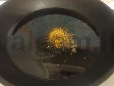 Marinuoti raudonieji svogūnai su sojų padažu ir prieskoniais Žingsnis 4