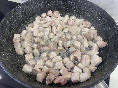 Troškinta kiauliena pomidorų padaže su svogūnais ir morkomis Žingsnis 2