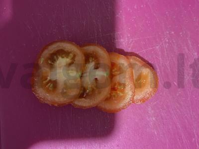 Tortilija su sūriu ir pomidoru pusryčiams Žingsnis 1