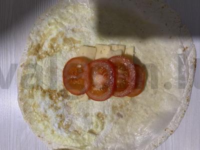 Tortilija su sūriu ir pomidoru pusryčiams Žingsnis 6