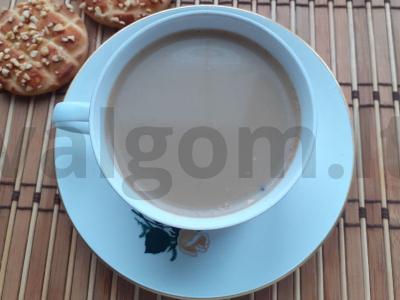 Aromatingas gėrimas su cikorija ir pienu pagrindine nuotrauka