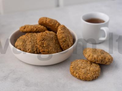 Vegetariški avižiniai sausainiai pagrindine nuotrauka