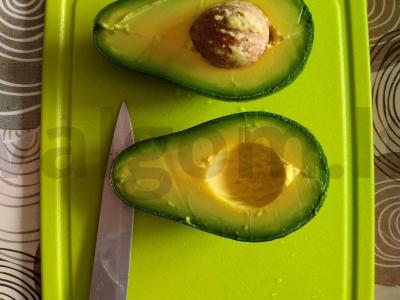 Užkandis iš filė ritinėlio su kiaušiniu ir avokadu Žingsnis 2