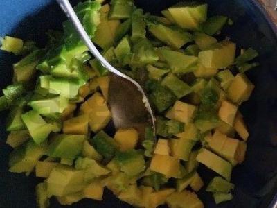 Užkandis iš filė ritinėlio su kiaušiniu ir avokadu Žingsnis 4