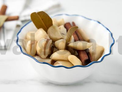 Marinuoti česnakai pagrindine nuotrauka