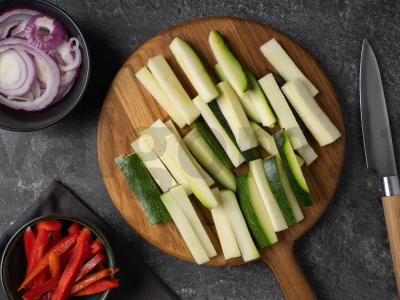 Dešrelės su grilio daržovėmis Žingsnis 1