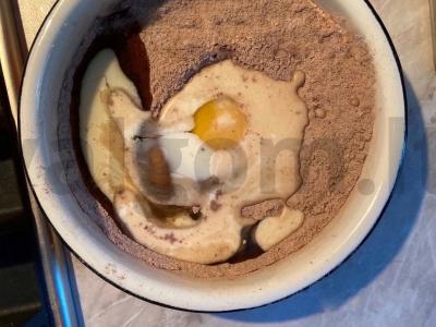 Ruginiai šokoladiniai keksiukai Žingsnis 4