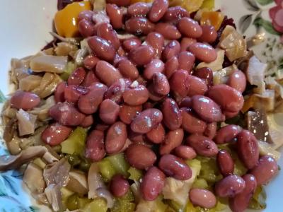 Vinegretas su pupelėmis ir grybais Žingsnis 3