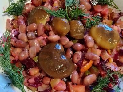 Vinegretas su pupelėmis ir grybais pagrindine nuotrauka