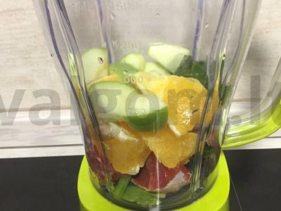 Detoksikacijos smoothie su špinatais Žingsnis 1