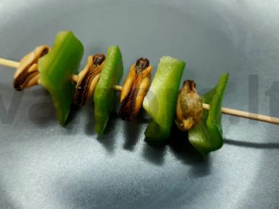 Kanarė su žaliu pipiru ir midijomis pagrindine nuotrauka