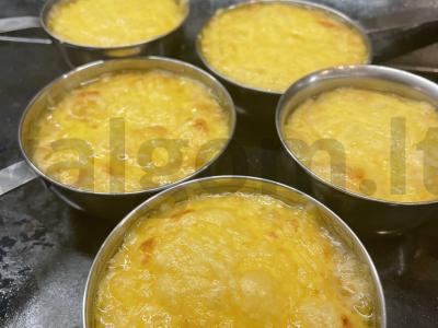 Jūlienas su krevetėmis ir sūriu pagrindine nuotrauka