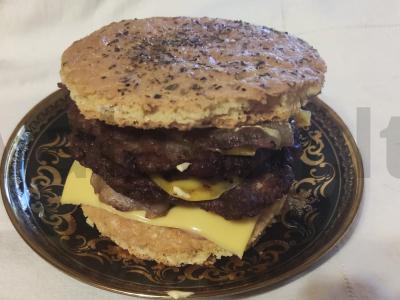 Namų „Burgeris“ su sūriu pagrindine nuotrauka