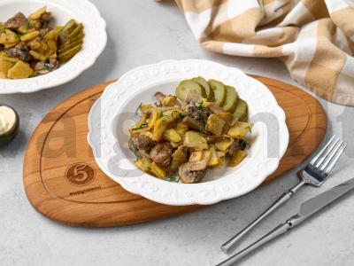 Vegetariškos bulvės su pievagrybiais orkaitėje pagrindine nuotrauka