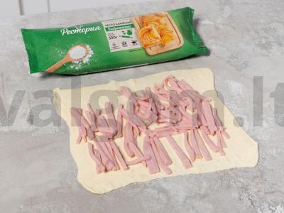 Sluoksniuotos tešlos ritinėliai su kumpiu Žingsnis 2