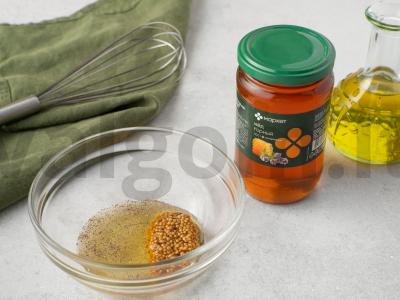 Vištienos salotas su medaus-garstyčių padažu Žingsnis 3