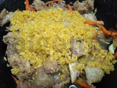 Plovas su bulguru ir jautiena Žingsnis 4