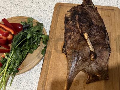 Sūdyta antis su sojų padažu pagrindine nuotrauka