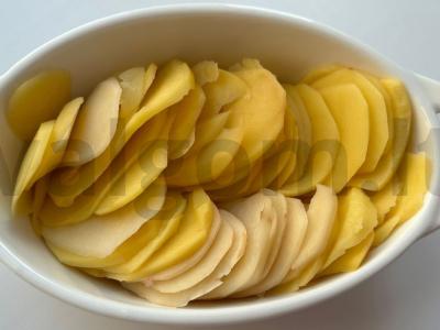 Bulvių gratinas su grietinėlėmis Žingsnis 1