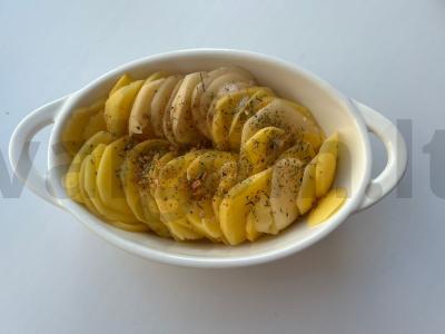 Bulvių gratinas su grietinėlėmis Žingsnis 2