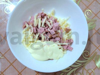 Sotūs karšti sumuštiniai su sūriu ir dešra Žingsnis 3