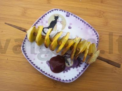 Kumpis, keptas ant pagaliukų „Jūriniai prisiminimai“ pagrindine nuotrauka