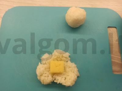 Kepti ryžių kamuoliukai su sūriu Žingsnis 4