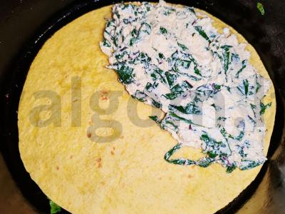 Labai sūrus čeburekas su žolelėmis Žingsnis 5