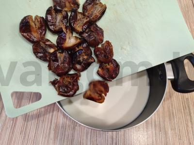 Hushaf gėrimas iš džiovintų datulių ir pieno Žingsnis 2