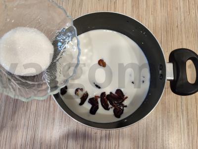 Hushaf gėrimas iš džiovintų datulių ir pieno Žingsnis 3