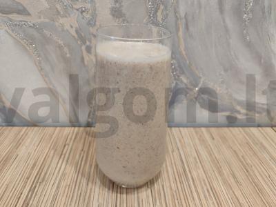 Hushaf gėrimas iš džiovintų datulių ir pieno pagrindine nuotrauka