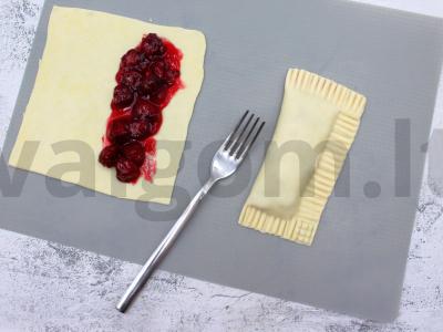 Pyragėliai su vyšniomis kaip „McDonald's“ Žingsnis 3