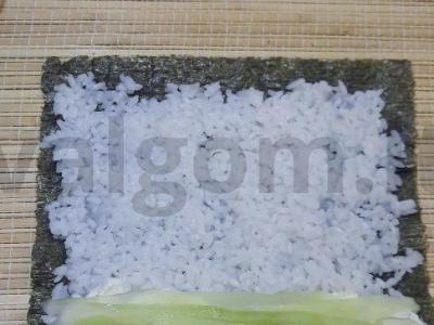 Namų ritinėliai su ikra ir krabų lazdelėmis Žingsnis 10