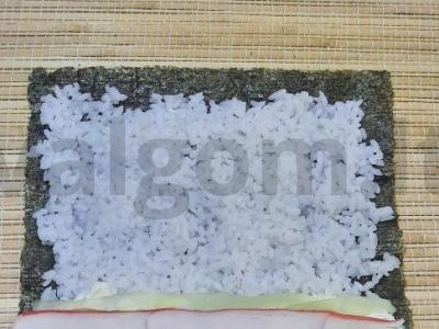 Namų ritinėliai su ikra ir krabų lazdelėmis Žingsnis 11