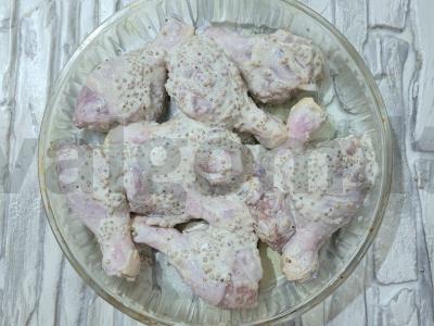 Kvapnūs vištienos blauzdos graikiškame jogurte su dižono garstyčiomis Žingsnis 3