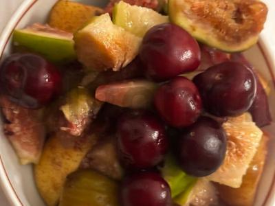 Salotas „Vaisių asorti“ su kondensuotu pienu Žingsnis 4