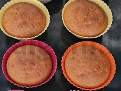 Braškės ir avietės keksiukai Žingsnis 4