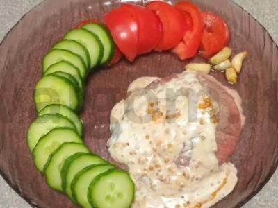 Jautienos steikas su grūdėtos garstyčių padažu pagrindine nuotrauka