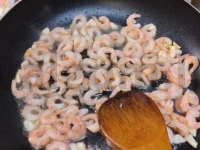 Greiti kreminiai spagečiai su krevetėmis Žingsnis 4