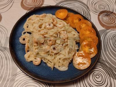 Greiti kreminiai spagečiai su krevetėmis pagrindine nuotrauka