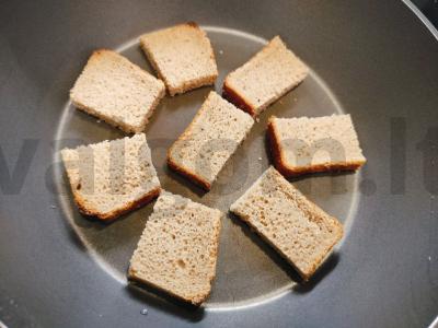 Rytiniai sumuštiniai su saliami ir petražolėmis Žingsnis 1