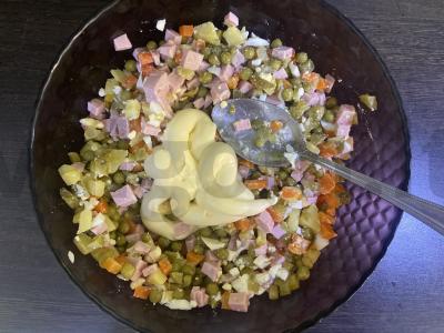 Olivjė su doktorine dešra ir keptais daržovėmis Žingsnis 10