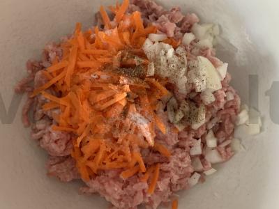 Patingėti kopūstai su grikiais, faršu, grietine ir daržovėmis Žingsnis 2