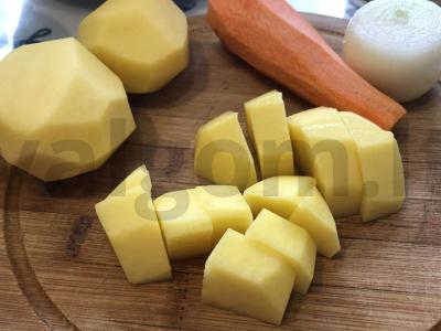 Šaltibarščiai su rūgštynėmis ir troškiniu pomidorų pastoje Žingsnis 1