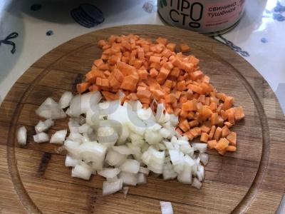 Šaltibarščiai su rūgštynėmis ir troškiniu pomidorų pastoje Žingsnis 2