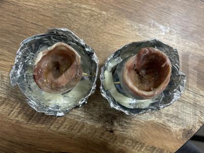 Rulėliai iš skumbrės su pomidorais Žingsnis 6