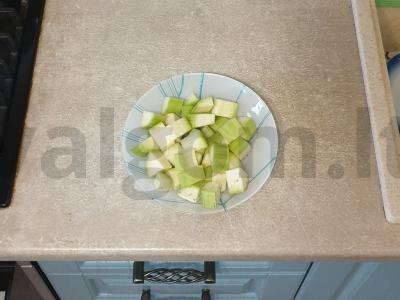 Kalakutienos troškinys su cukinija ir žaliuoju svogūnu Žingsnis 2