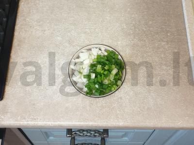 Kalakutienos troškinys su cukinija ir žaliuoju svogūnu Žingsnis 3